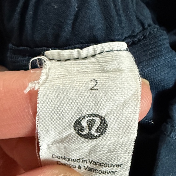 Lululemon size 2 shorts - Picture 3 of 3